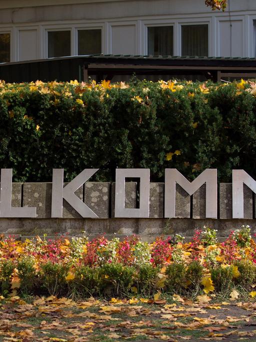 Ein herzliches "Willkommen" gilt den Flüchtlingen an vielen Orten in Deutschland - in Jugenheim bei Mainz hat man sich schon vor ihrer Ankunft viele Gedanken gemacht.