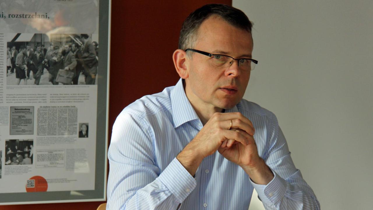Krzysztof Ruchniewicz, Direktor des Willy-Brandt-Zentrums für Deutschschland- und Europastudien der Universität Breslau, posiert für ein Foto. Krzysztof Ruchniewicz, Direktor des Willy-Brandt-Zentrums für Deutschschland- und Europastudien der Universität Breslau, posiert für ein Foto.