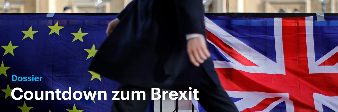 Symbolbild zum Brexit mit den Flaggen der EU und Großbritanniens