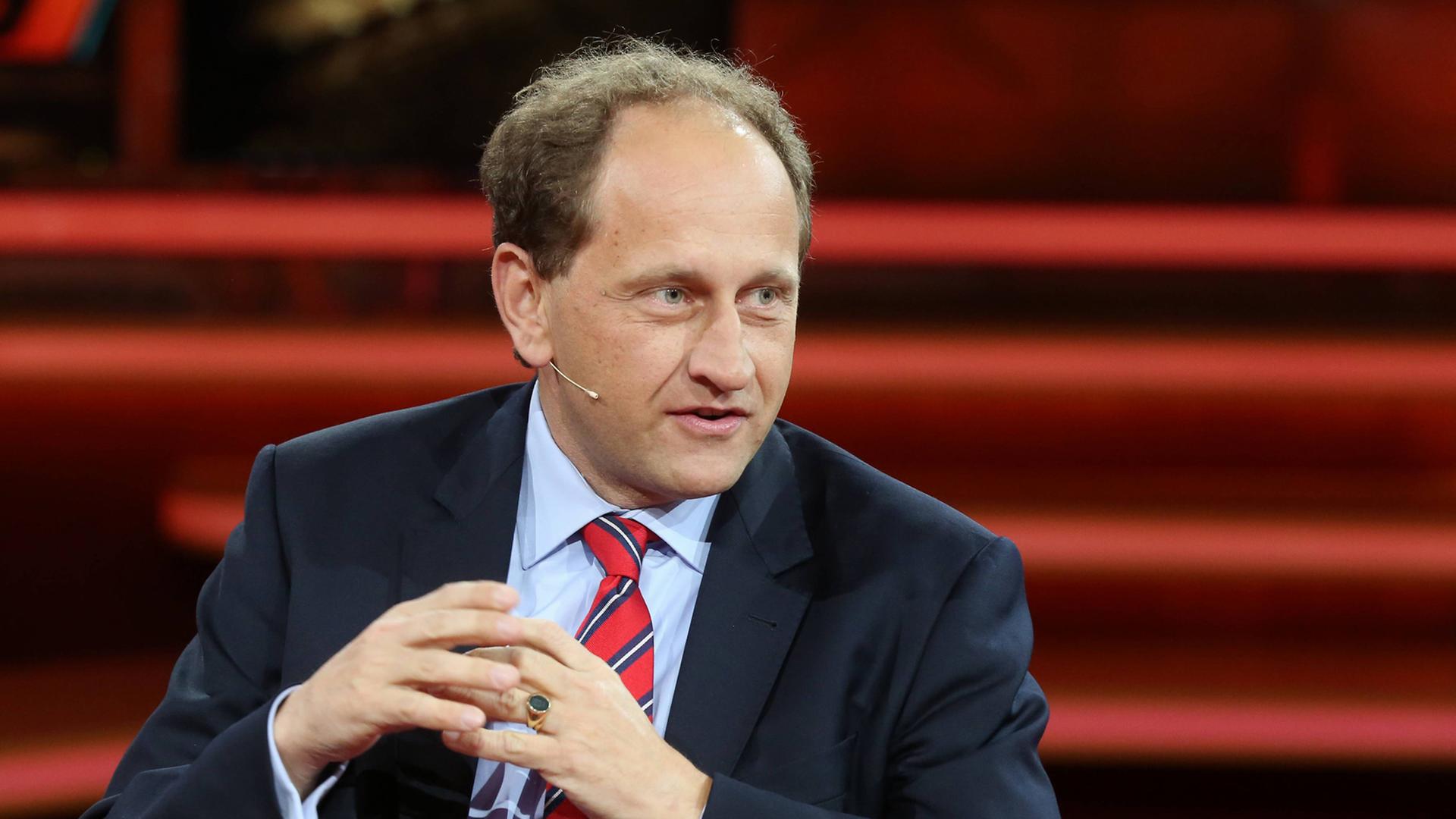 Alexander Graf Lambsdorff (Stellvertretender Präsident des Europäischen Parlaments, FDP) in der ARD-Talkshow GÜNTHER JAUCH Alexander Graf Lambsdorff (Stellvertretender Präsident des Europäischen Parlaments, FDP) in der ARD-Talkshow GÜNTHER JAUCH