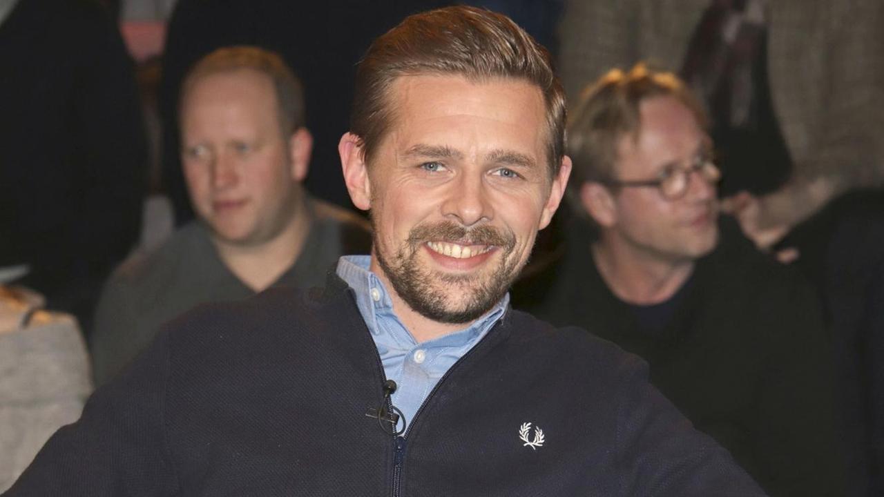 Der Moderator Klaas Heufer-Umlauf in Fred Perry bei "Markus Lanz" Der Moderator Klaas Heufer-Umlauf in Fred Perry bei "Markus Lanz"