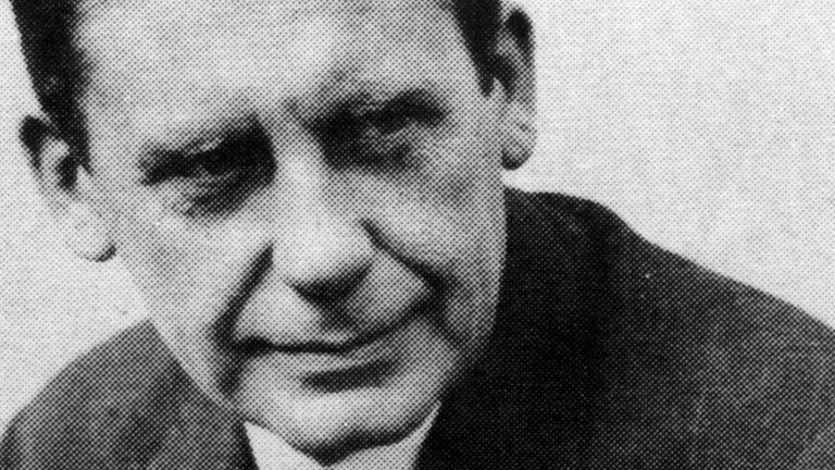 Ein Schwarz-Weiß-Porträt des Architekten Walter Gropius Ein Schwarz-Weiß-Porträt des Architekten Walter Gropius