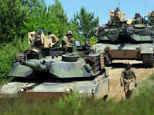 Panzer auf dem Militärübungsplatz Drawsko Pomorskie in Polen während der internationalen Militärübung "Anakonda", an der 24 NATO-Länder teilnehmen.