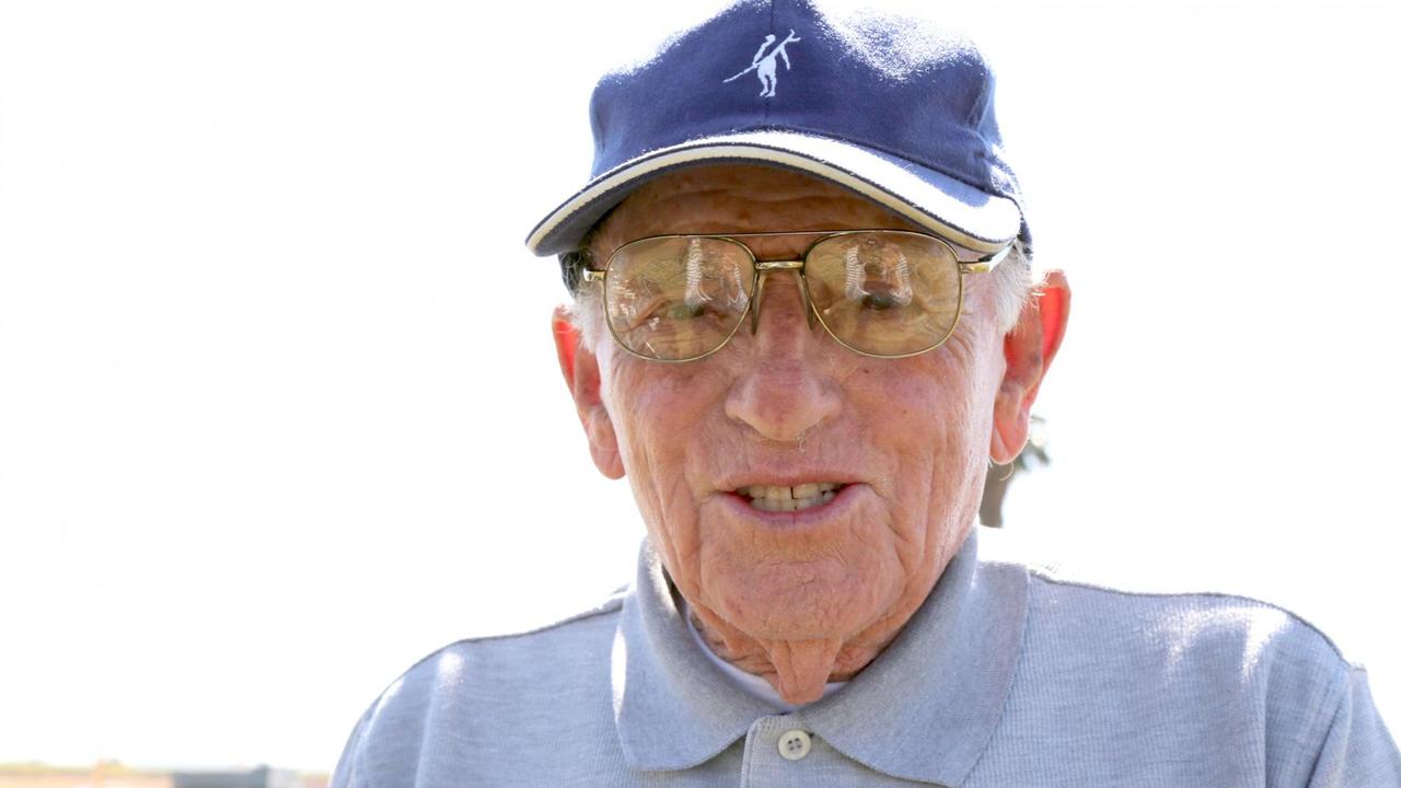Joe Klein schaut in die Kamera Joe Klein schaut in die Kamera