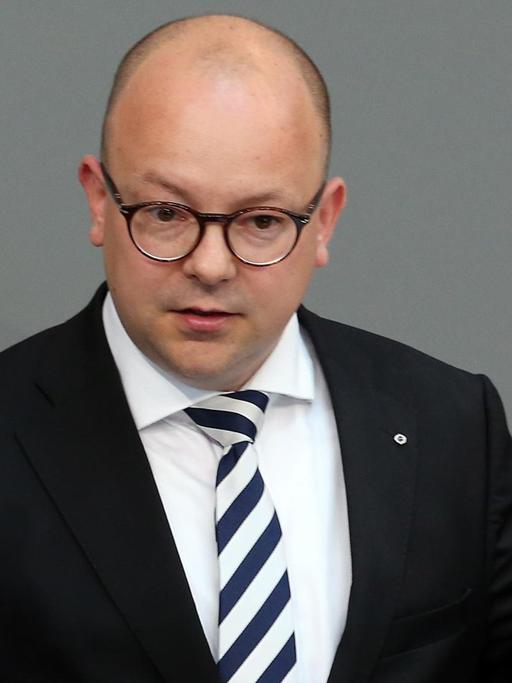 Der FDP-Abgeordnete Frank Müller-Rosentritt spricht im Deutschen Bundestag während der Debatte um den Jahresabrüstungsbericht 2017