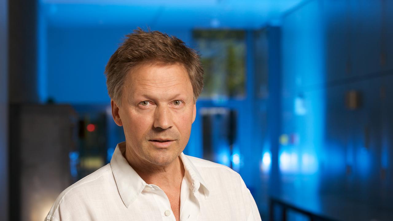 Am Mikrofon Der Schriftsteller Matthias Zschokke deutschlandfunk.de