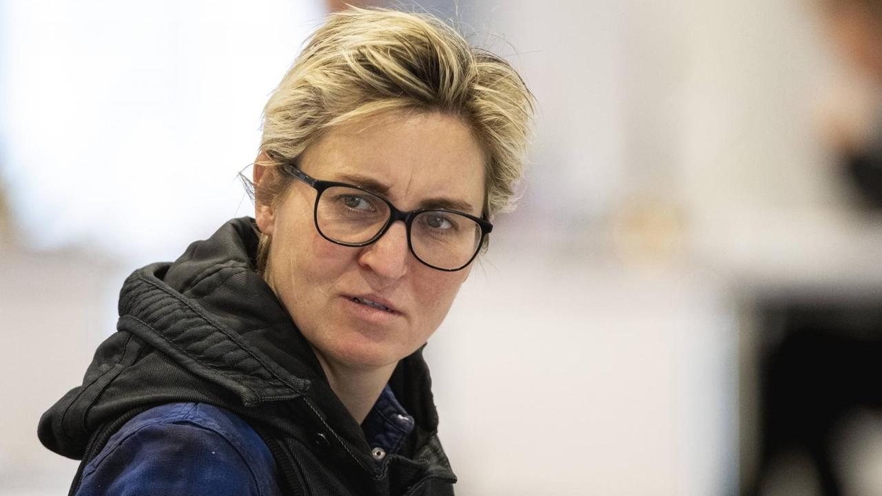 Erfurt: Susanne Hennig-Wellsow Die Linke in der 29. Plenarsitzung des Thüringer Landtags in der 7. Wahlperiode am 12. November 2020. Erfurt: Susanne Hennig-Wellsow Die Linke in der 29. Plenarsitzung des Thüringer Landtags in der 7. Wahlperiode am 12. November 2020.