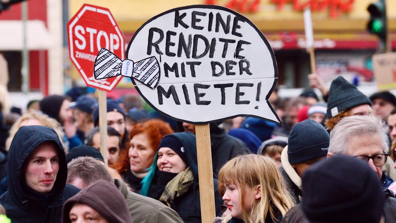 Eine Berliner Demonstration gegen steigende Mieten Eine Berliner Demonstration gegen steigende Mieten
