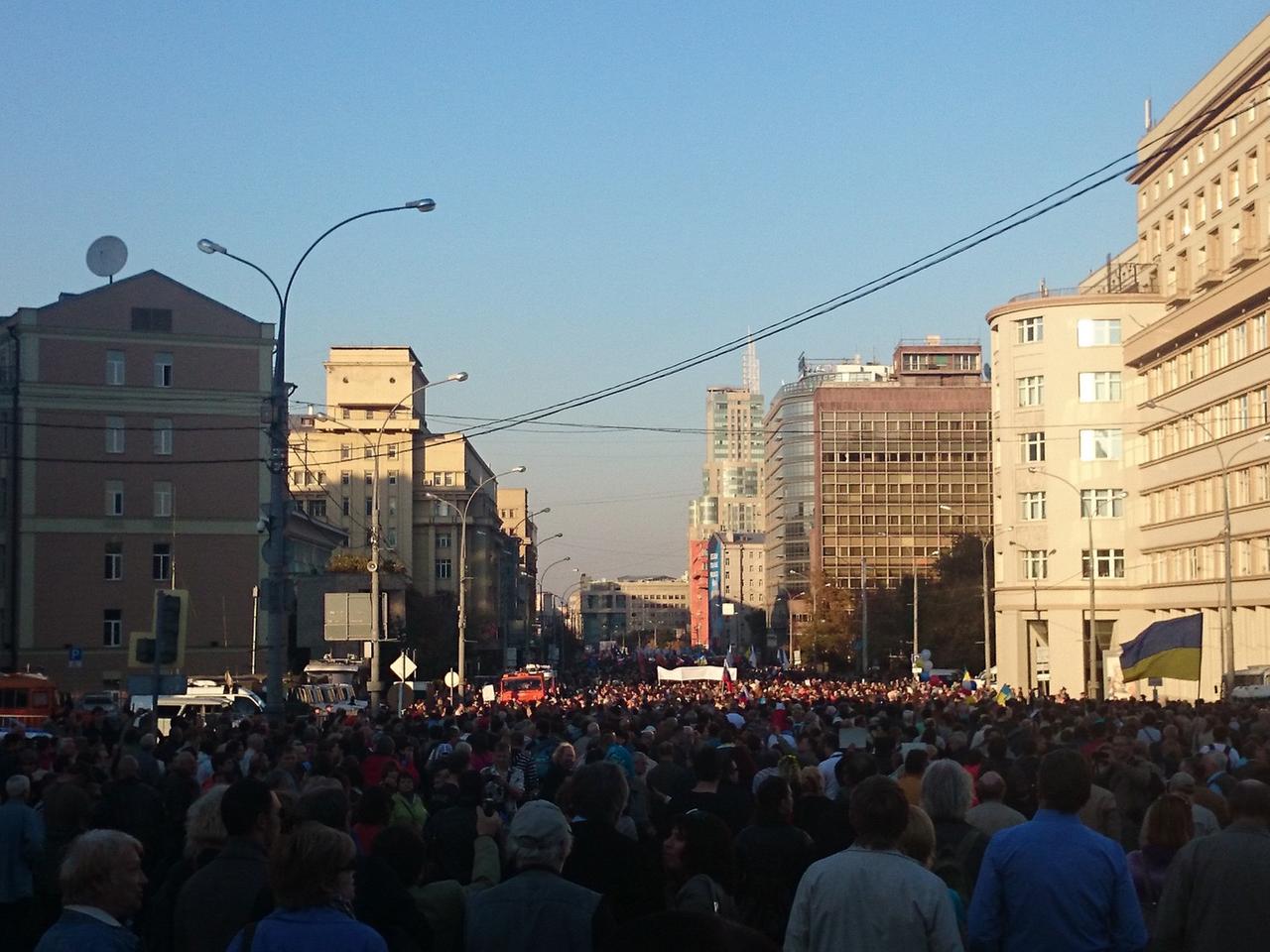 Demonstration in der Moskauer Innenstadt gegen die Ukraine-Politik des Kreml.