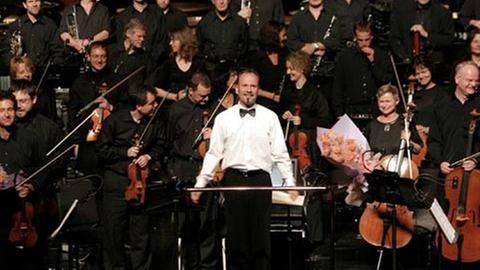 Frank Strobel, hier mit der Staatsphilharmonie Rheinland-Pfalz, gehört zu den führenden Dirigenten von Filmkonzerten.