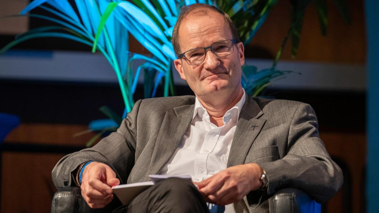 Klaus Pfeffer beim 5. Kölner Forum für Journalismuskritik. Klaus Pfeffer beim 5. Kölner Forum für Journalismuskritik.