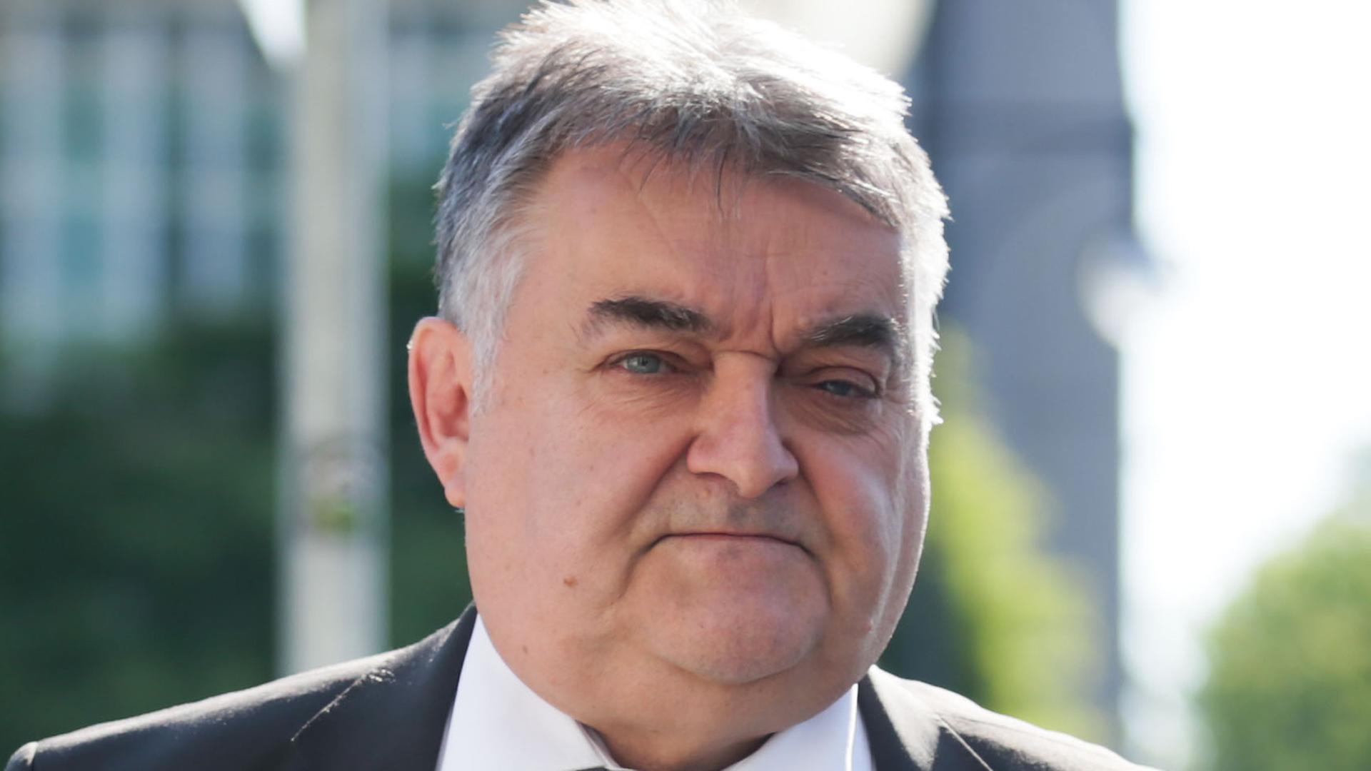 Herbert Reul, Vorsitzender der CDU/CSU-Gruppe im Europaparlament, kommt am 26.05.2014 in Berlin zur Sitzung des CDU Präsidiums am Konrad-Adenauer Haus an.