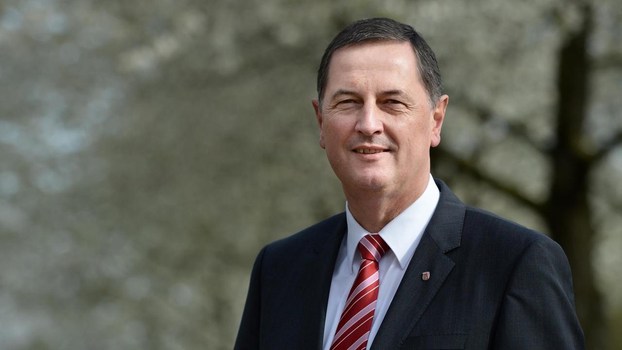 Peter Jung (CDU), Oberbürgermeister von Wuppertal Peter Jung (CDU), Oberbürgermeister von Wuppertal