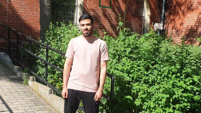 Porträt von Saeel Sharifi. Porträt von Saeel Sharifi.