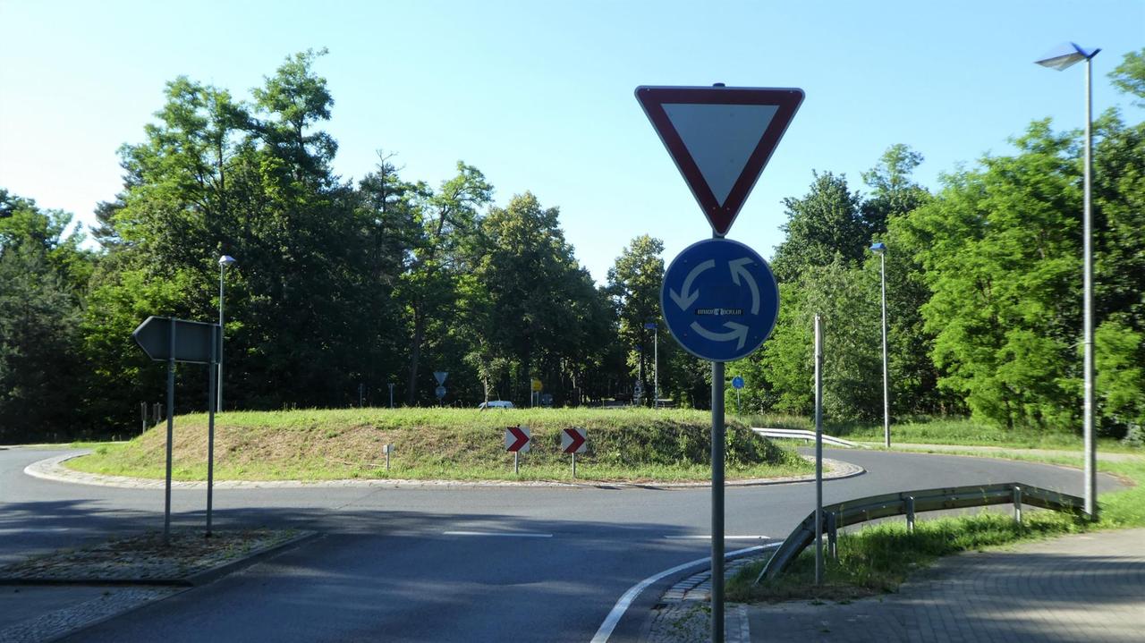 Kreisverkehr ohne Abzweiger Kreisverkehr ohne Abzweiger