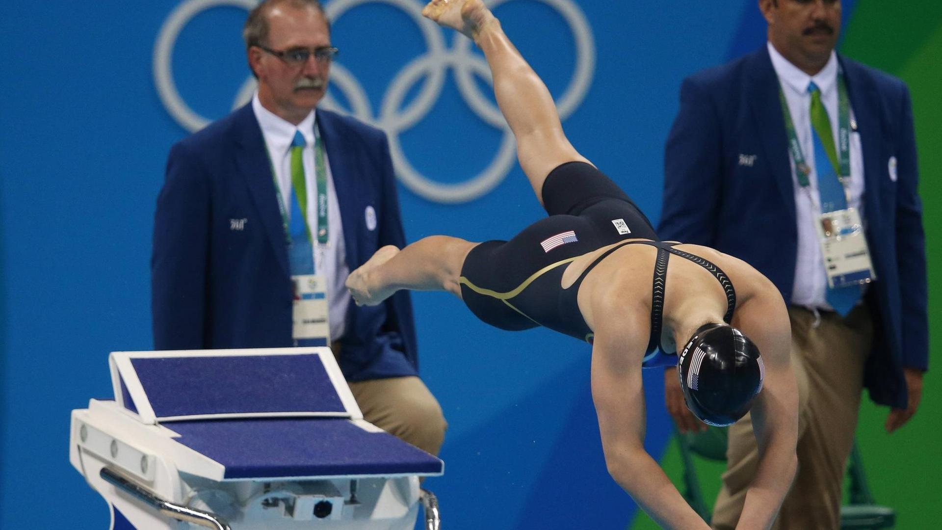 Die US-amerikanische Schwimmerin Katie Ledecky beim 800-Meter-Freistil-Finale bei den Olympischen Spielen in Rio de Janeiro. Die US-amerikanische Schwimmerin Katie Ledecky beim 800-Meter-Freistil-Finale bei den Olympischen Spielen in Rio de Janeiro.