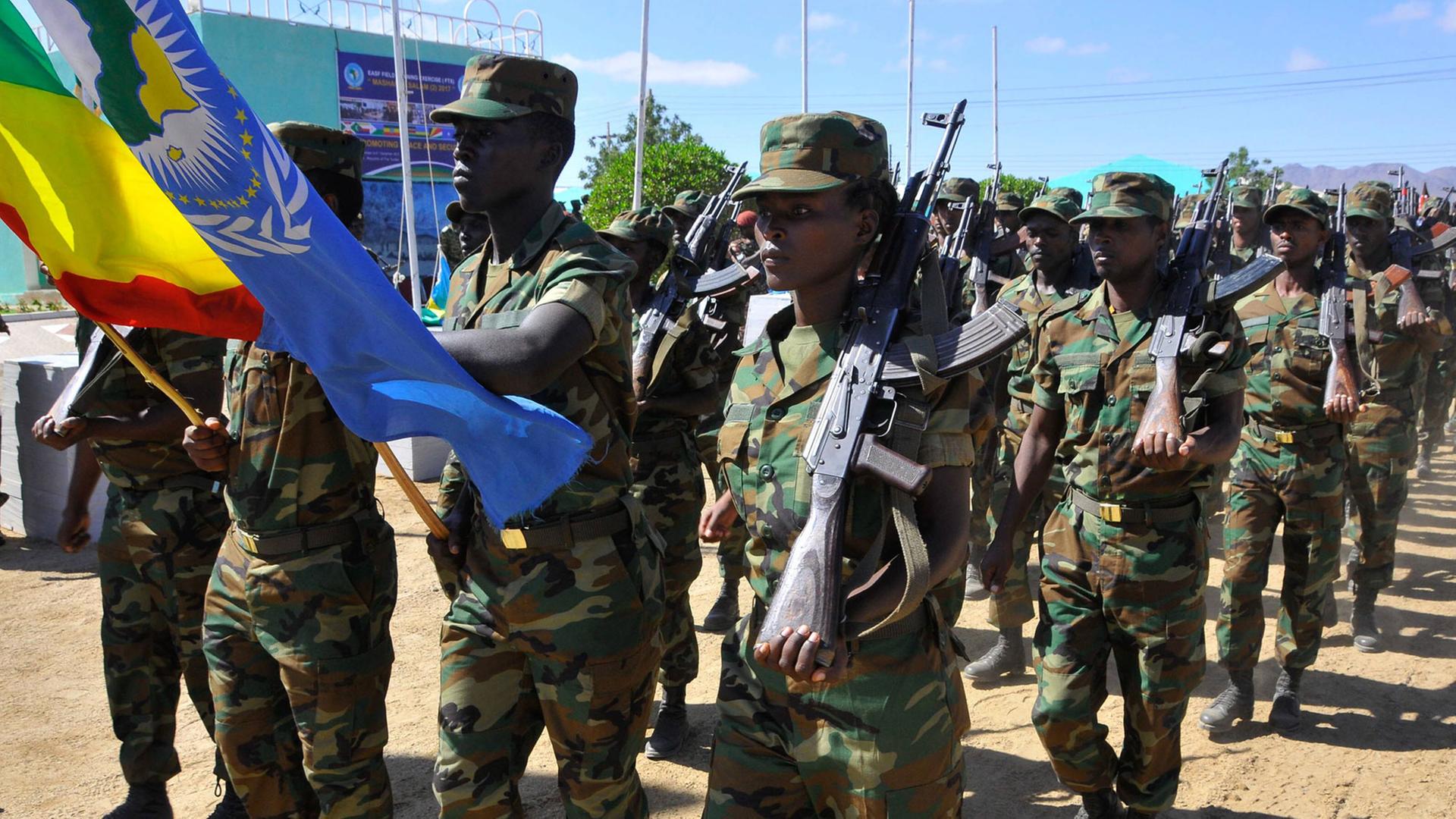 Äthiopische Soldaten der Ostafrikanischen Eingreiftruppe (EASF) auf der Militärbasis Gebeit