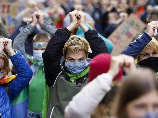 Tausende demonstrieren beim 6. Globalen Klimastreik mit Fridays for Future am 25.09.2020
