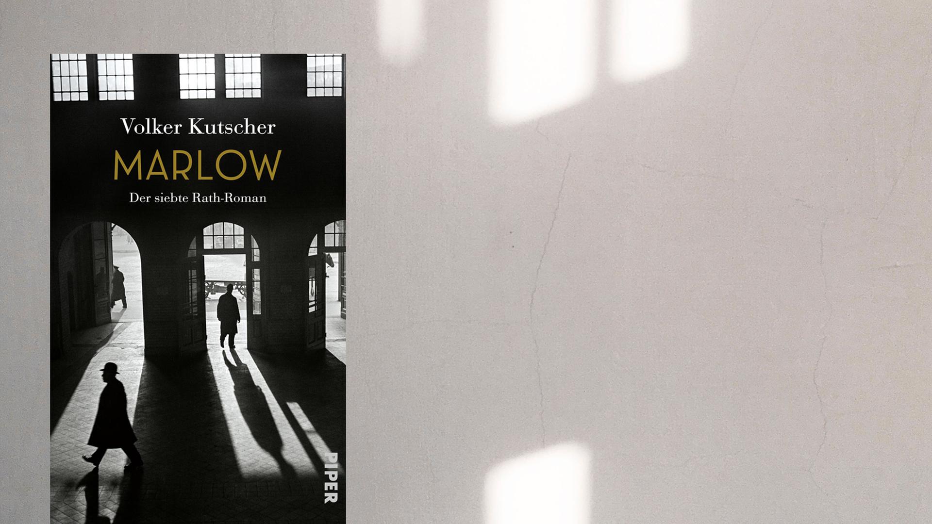 Buchcover vor Hintergrund mit Schatten. Buchcover vor Hintergrund mit Schatten.