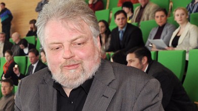 Der Schriftsteller Lutz Rathenow nach seiner Wahl zum neuen Landesbeauftragten für die Stasi-Unterlagen in Sachsen Der Schriftsteller Lutz Rathenow nach seiner Wahl zum neuen Landesbeauftragten für die Stasi-Unterlagen in Sachsen