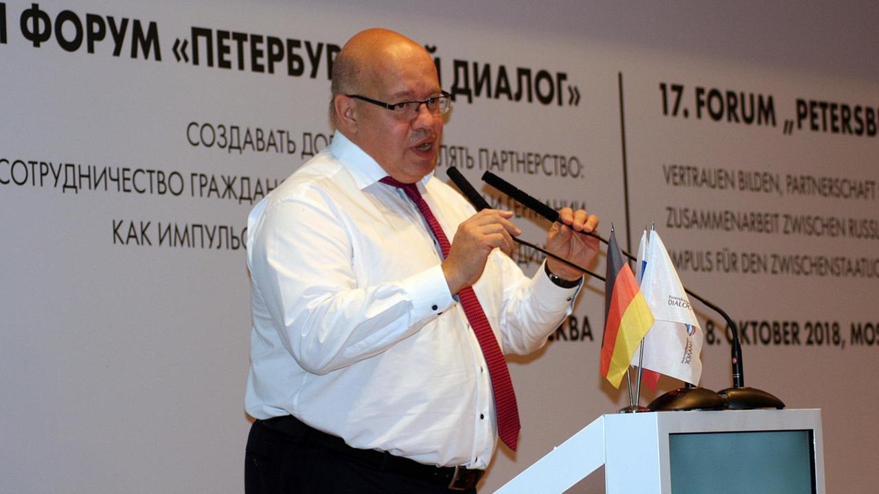 Peter Altmaier (CDU), Wirtschaftsminister, spricht zum Auftakt des Petersburger Dialogs.