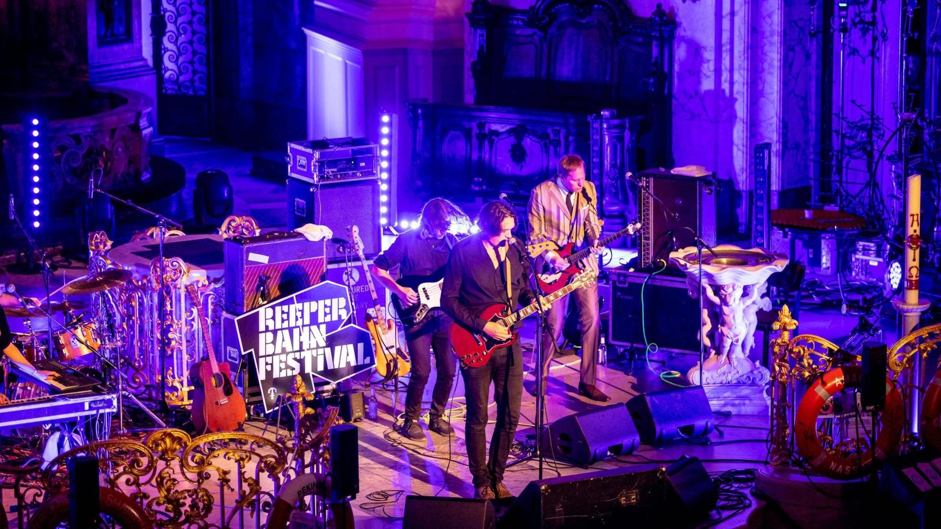 Die Band Die Sterne spielt am 19. September 2020 ein Konzert in der Hauptkirche St. Michaelis im Rahmen des Reeperbahn Festivals in Hamburg. Die Band Die Sterne spielt am 19. September 2020 ein Konzert in der Hauptkirche St. Michaelis im Rahmen des Reeperbahn Festivals in Hamburg.