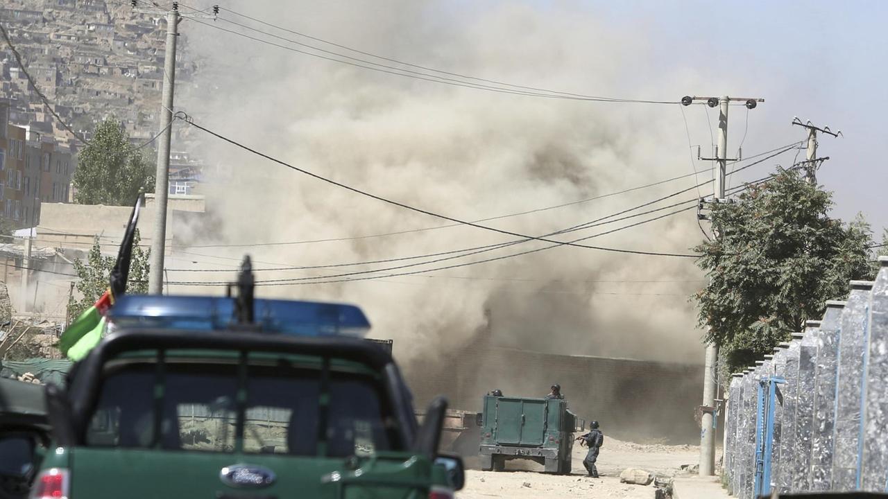 Raketen der Taliban schlagen in Kabul ein (21.8.2018).