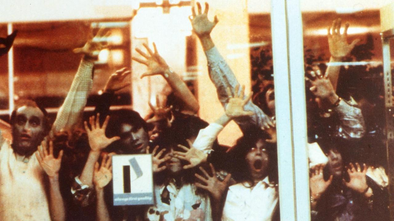 Szene aus George A. Romeros Horrorfilm "Dawn Of The Dead" von 1978. In Deutschland ist der Film staatsanwaltschaftlich beschlagnahmt. Szene aus George A. Romeros Horrorfilm "Dawn Of The Dead" von 1978. In Deutschland ist der Film staatsanwaltschaftlich beschlagnahmt.