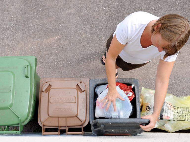 Grün, braun, schwarz, gelb: So geht Mülltrennung, wie hier in Stuttgart praktiziert.