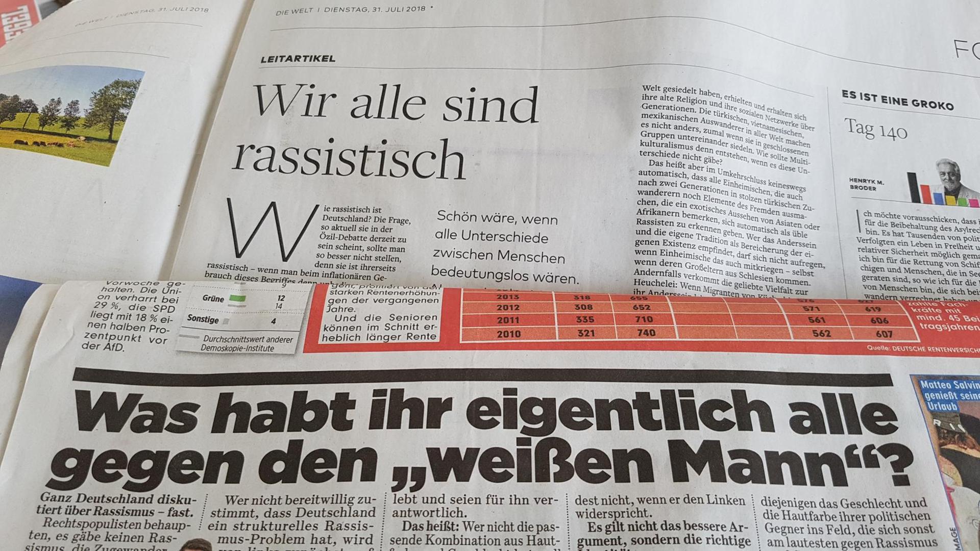 Die Bild-Zeitung mit der Überschrift "Was habt ihr eigentlich alle gegen den 'weißen Mann'?", darunter "Die Welt" mit der Überschrift "Wir alle sind rassistisch" Die Bild-Zeitung mit der Überschrift "Was habt ihr eigentlich alle gegen den 'weißen Mann'?", darunter "Die Welt" mit der Überschrift "Wir alle sind rassistisch"