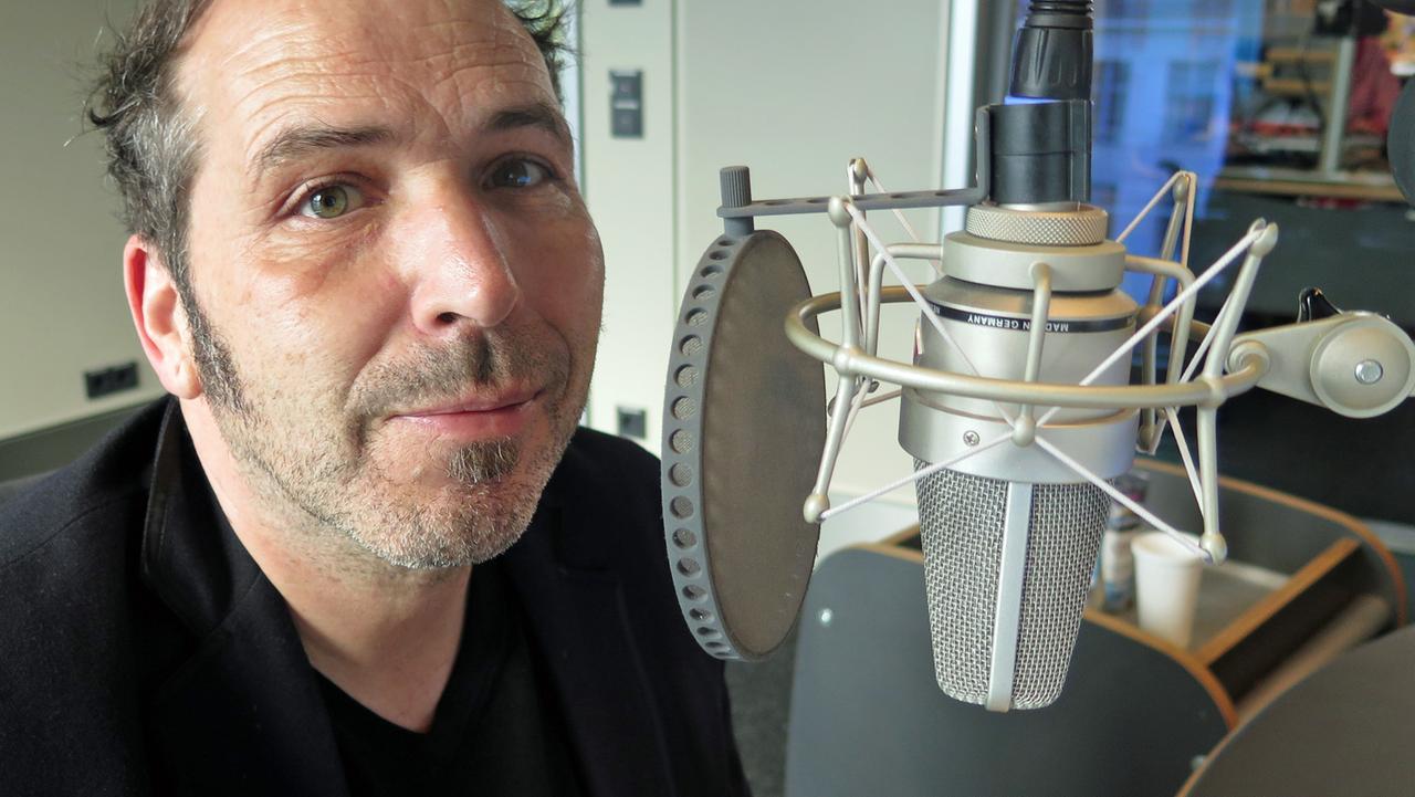 Der Verleger Peter Graf bei uns im Studio. Der Verleger Peter Graf bei uns im Studio.