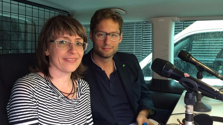 Die Moderatoren Susanne Burg und Patrick Wellinski berichten live vom Filmfest München 2015 .
