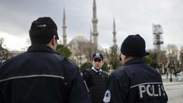 Polizeikräfte nahe der Blauen Moschee in Istanbul.
