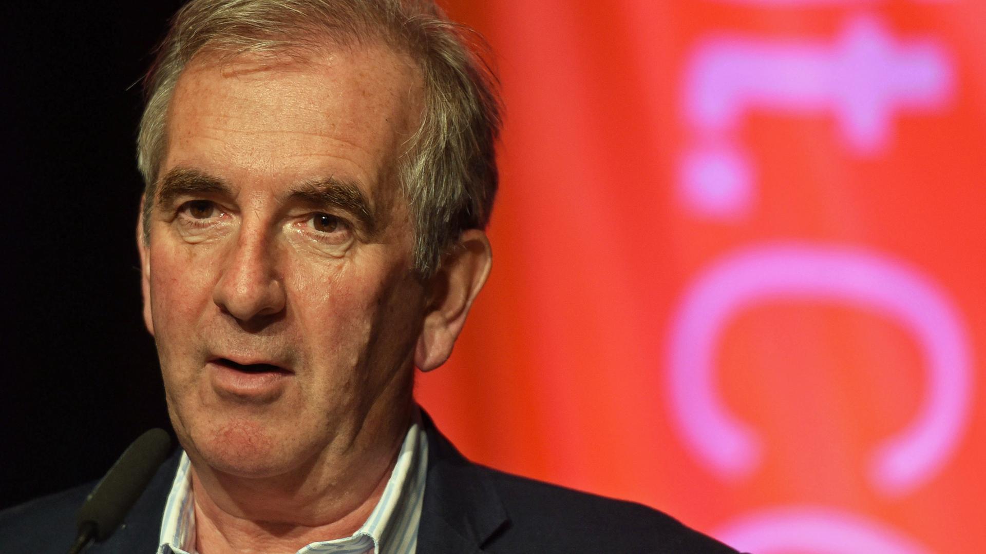 Der britische Autor Robert Harris im März 2016 in Köln Der britische Autor Robert Harris im März 2016 in Köln