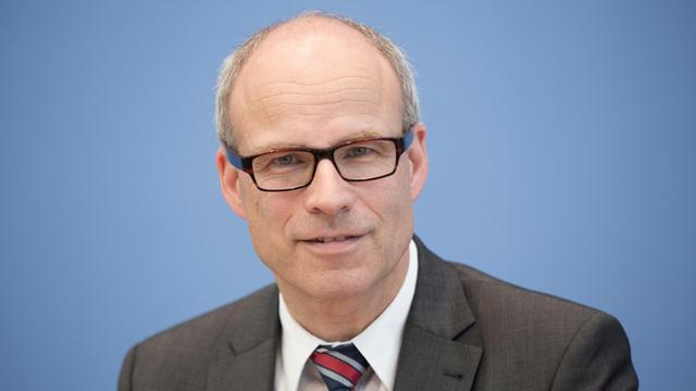 Hamburgs Bildungssenator Ties Rabe (SPD) stellt den OECD-Bericht «Bildung auf einen Blick 2016» am 15.09.2016 in Berlin vor.
