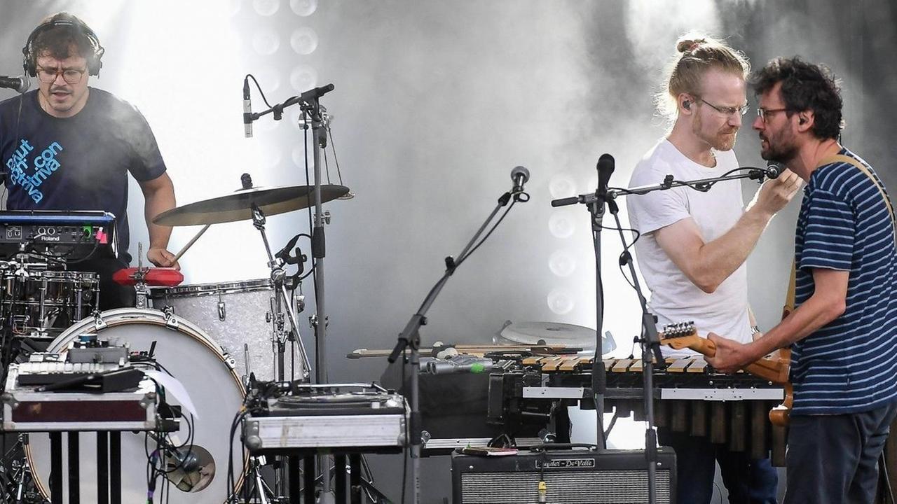 Konzert mit der deutschen Independent-Band "The Notwist" in Jena, 2017. Konzert mit der deutschen Independent-Band "The Notwist" in Jena, 2017.
