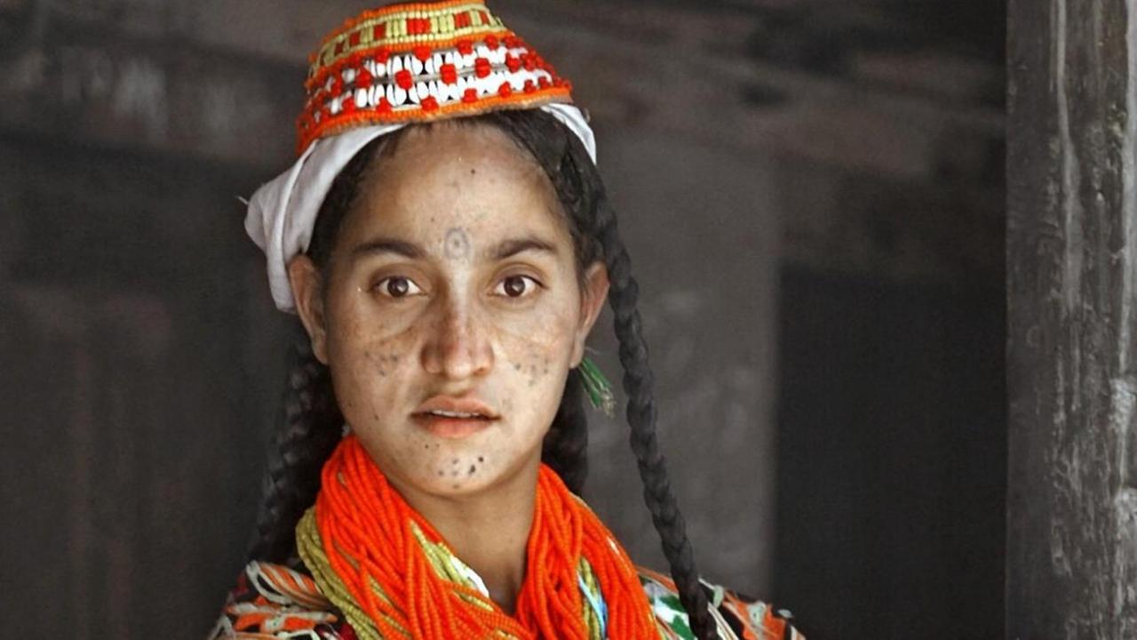 Bei der Minderheit der Kalash in Pakistan sind Kinderhochzeiten üblich. Bei der Minderheit der Kalash in Pakistan sind Kinderhochzeiten üblich.