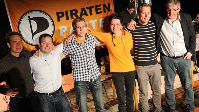 Die Abgeordneten der Piratenpartei für den schleswig-holsteinischen Landtag 2012-2017: Patrick Breyer, Uli König, Sven Krumbeck, Angelika Beer, Torge Schmidt und Wolfgang Dudda Die Abgeordneten der Piratenpartei für den schleswig-holsteinischen Landtag 2012-2017: Patrick Breyer, Uli König, Sven Krumbeck, Angelika Beer, Torge Schmidt und Wolfgang Dudda