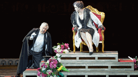 Laura Aikin (Sopran) und Heinz Zednik (Tenor) in Janáčeks "Sache Makropulos" an der Wiener Staatsoper