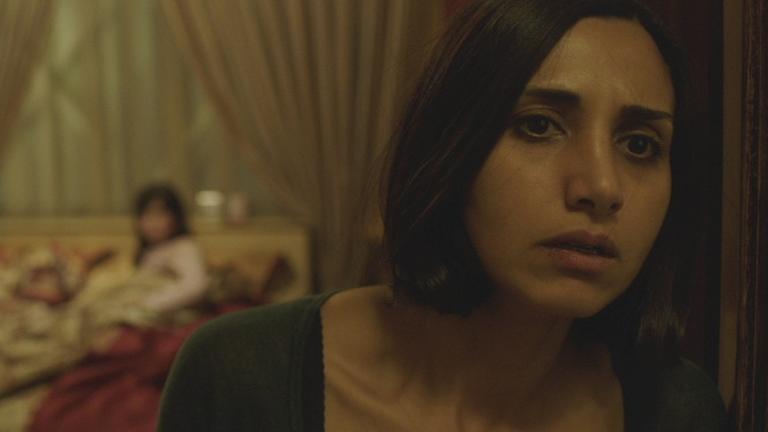 Im Film "Under the Shadow" spielt ein Geist in einem Haus sein Unwesen. Ein Horrorfilm, der in Teheran spielt. Im Film "Under the Shadow" spielt ein Geist in einem Haus sein Unwesen. Ein Horrorfilm, der in Teheran spielt.