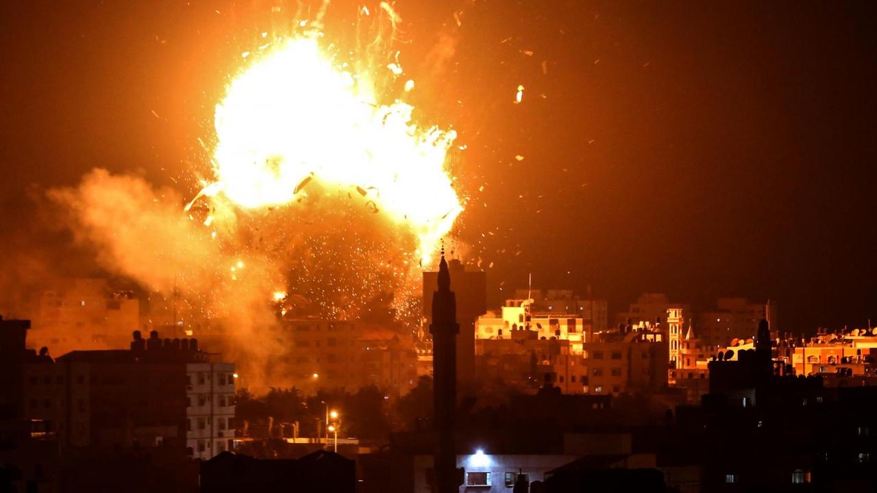 Explosion beim von der Hamas kontrollierten TV-Sender Al-Aqsa TV in Gaza-Stadt Explosion beim von der Hamas kontrollierten TV-Sender Al-Aqsa TV in Gaza-Stadt