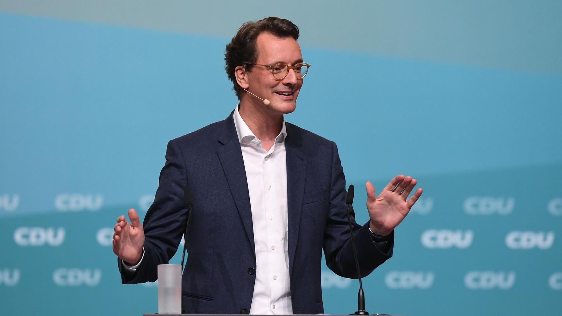 Hendrik Wüst auf dem Landesparteitag der CDU Nordrhein-Westfalen am 23.10.2021 Hendrik Wüst auf dem Landesparteitag der CDU Nordrhein-Westfalen am 23.10.2021