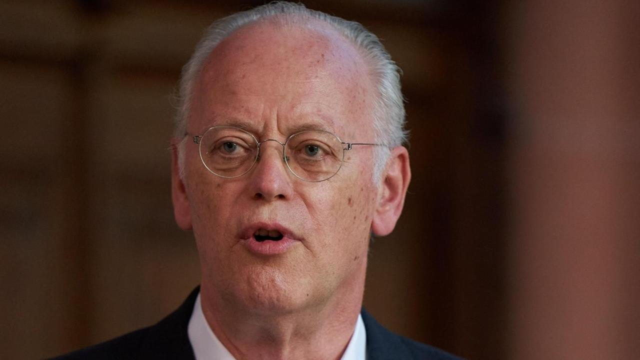 Der ehemalige rheinland-pfälzische Ministerpräsident und Bundesverteidigungsminister Rudolf Scharping (SPD). Der ehemalige rheinland-pfälzische Ministerpräsident und Bundesverteidigungsminister Rudolf Scharping (SPD).