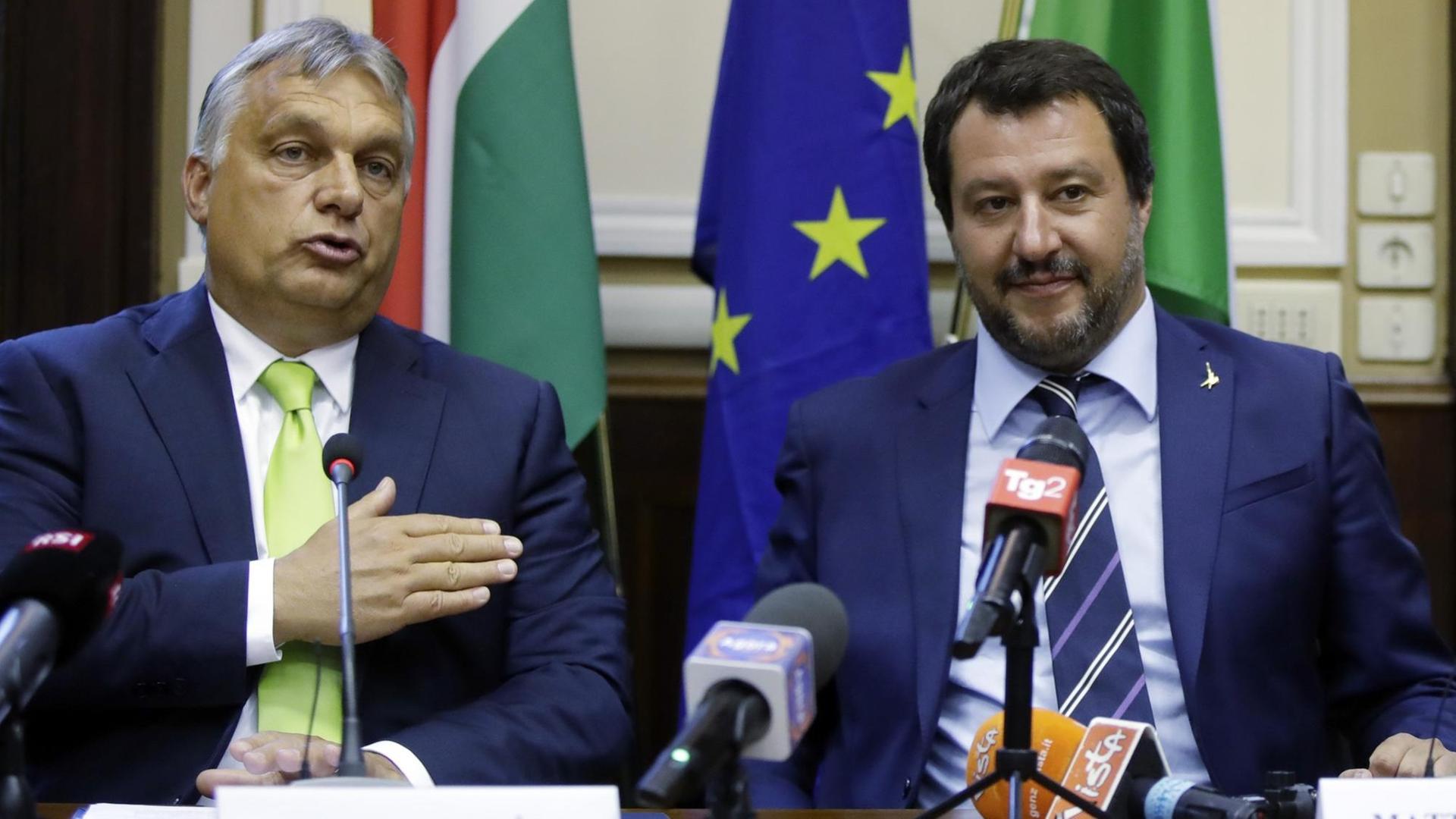 Viktor Orban (l.) und Matteo Salvini Viktor Orban (l.) und Matteo Salvini