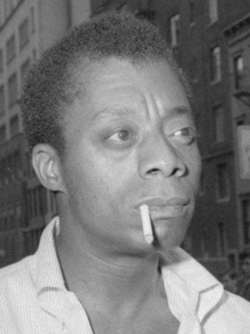 Der Schriftsteller James Baldwin 1963 in New York