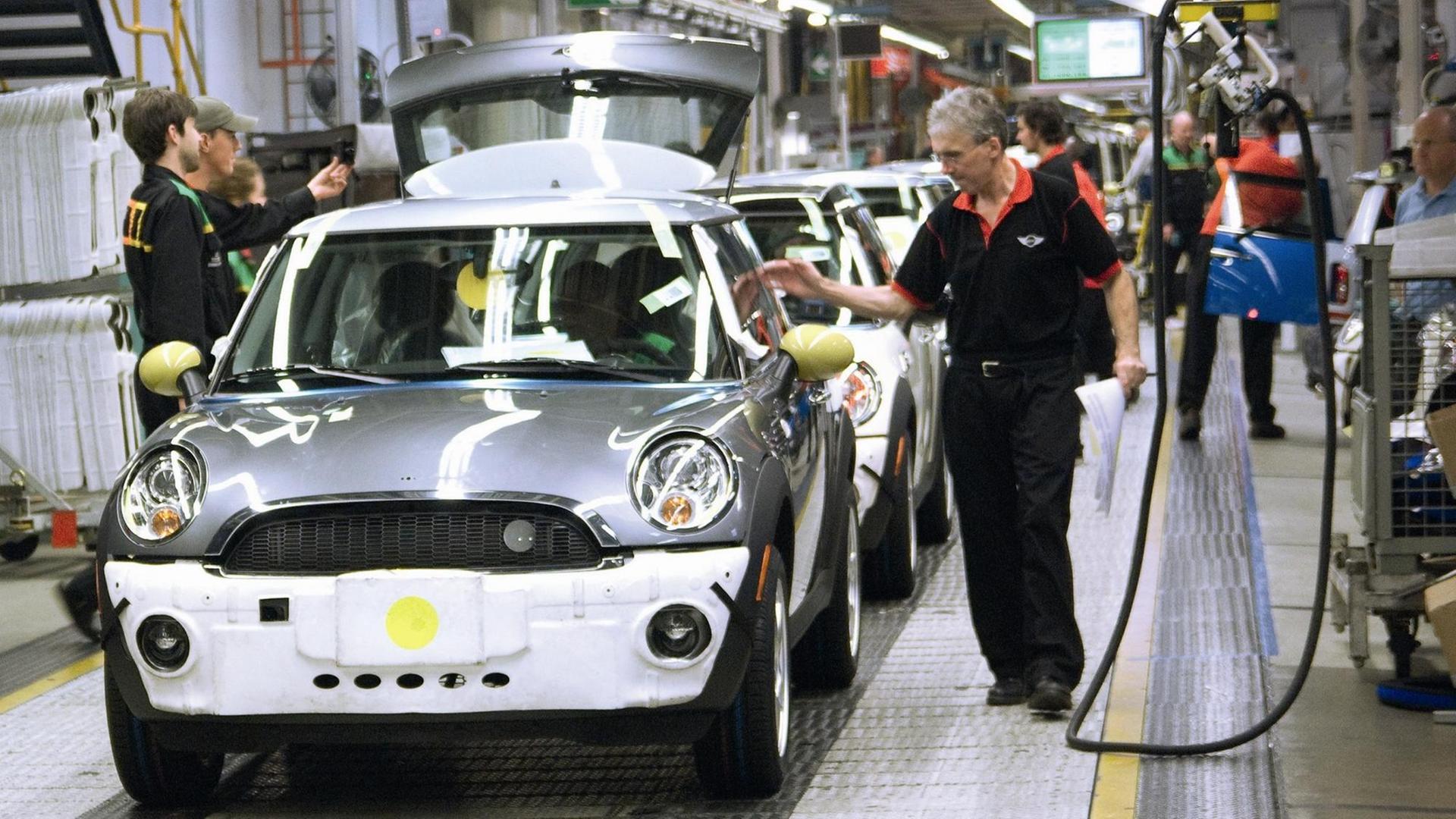 Produktion von Mini-Fahrzeugen im Werk Oxford in Großbritannien. Produktion von Mini-Fahrzeugen im Werk Oxford in Großbritannien.