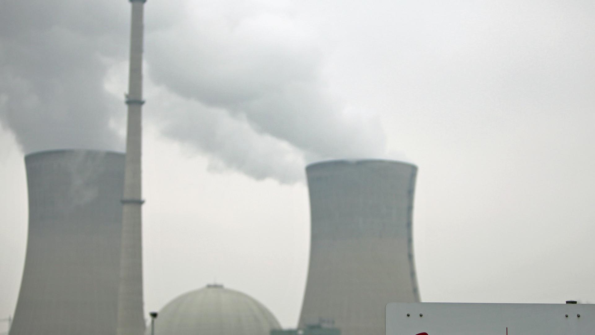 Im unterfränkischen Grafenrheinfeld steht eines von mehreren Atomkraftwerken, die Eon betreibt. Im unterfränkischen Grafenrheinfeld steht eines von mehreren Atomkraftwerken, die Eon betreibt.