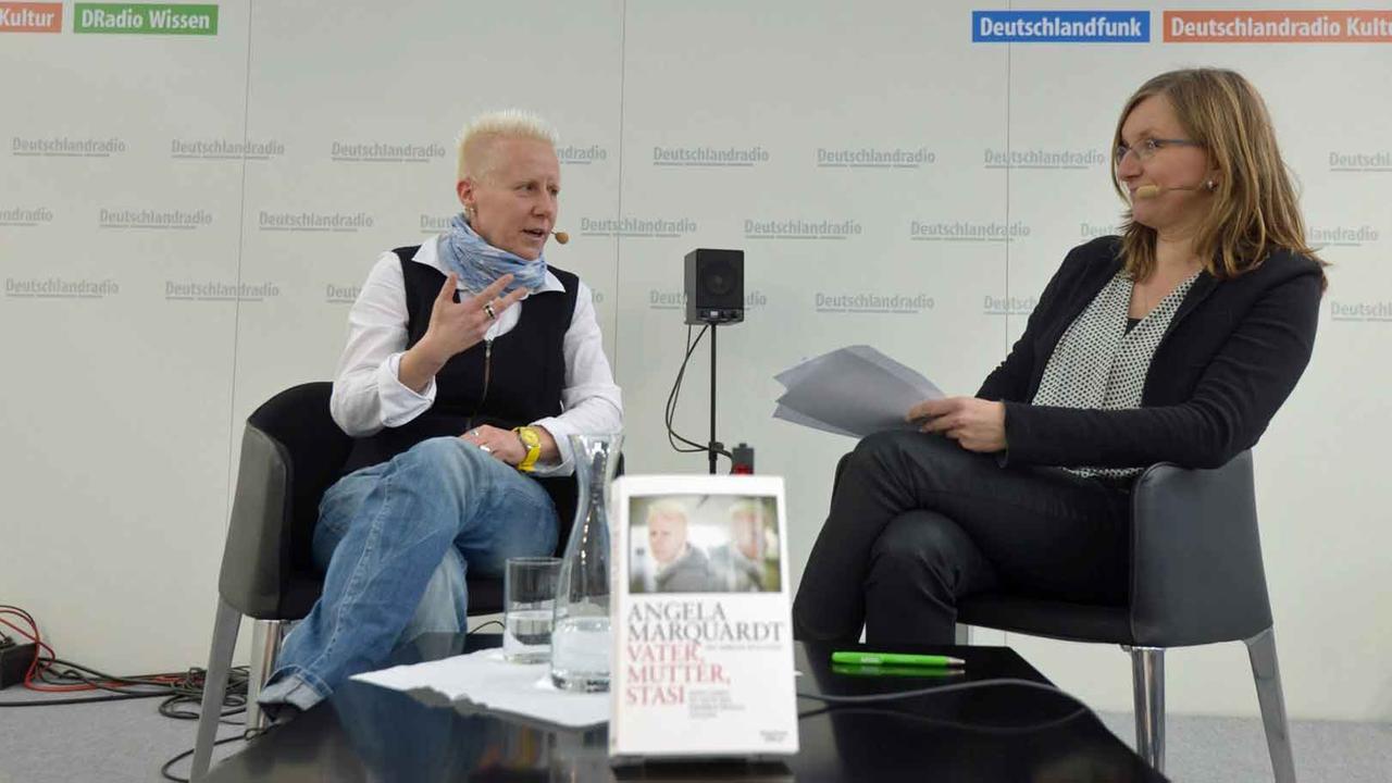 Angela Marquardt im Gespräch auf der Leipziger Buchmesse Angela Marquardt im Gespräch auf der Leipziger Buchmesse