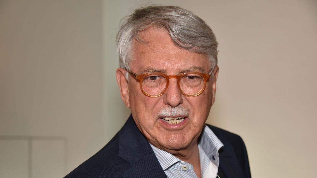 Regisseur Heinrich Breloer posiert am 26.04.2018 in Köln beim Treffen der Fernsehbranche WDR Treff . Regisseur Heinrich Breloer posiert am 26.04.2018 in Köln beim Treffen der Fernsehbranche WDR Treff .