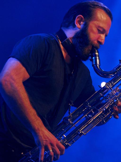 Der amerikanische Saxophonist Colin Stetson auf dem Moers Festival 2015.